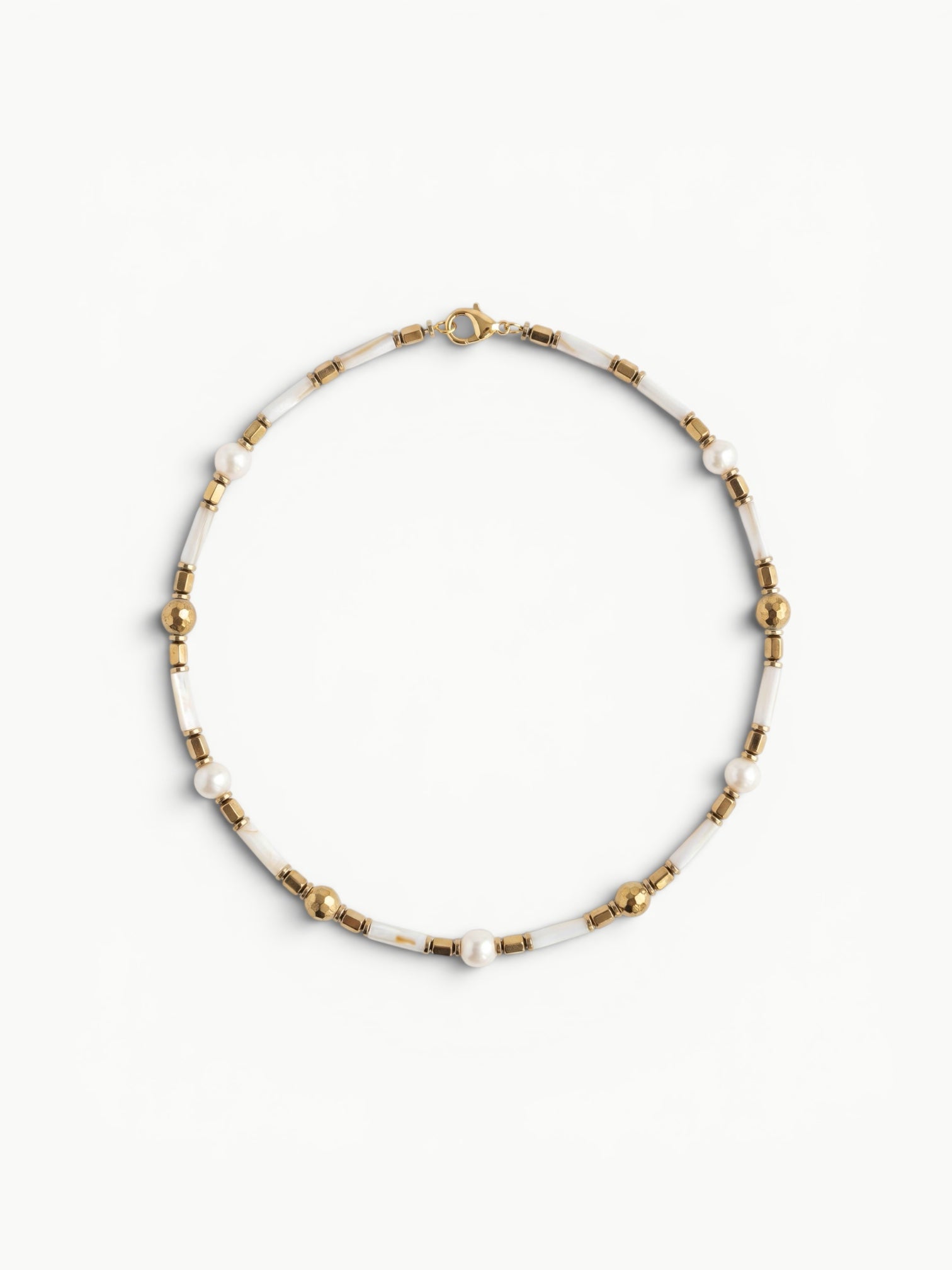 COLLIER ASSIMA