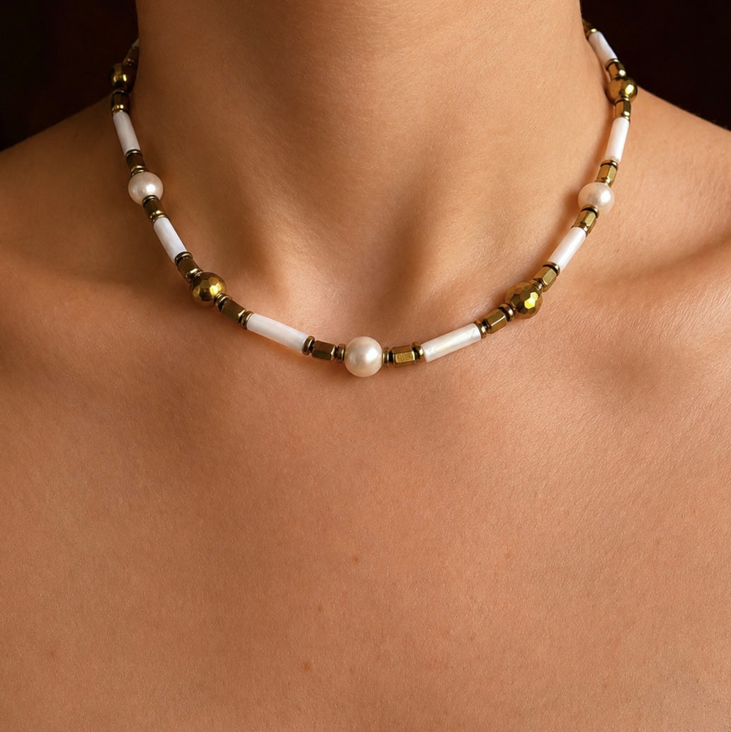 COLLIER ASSIMA