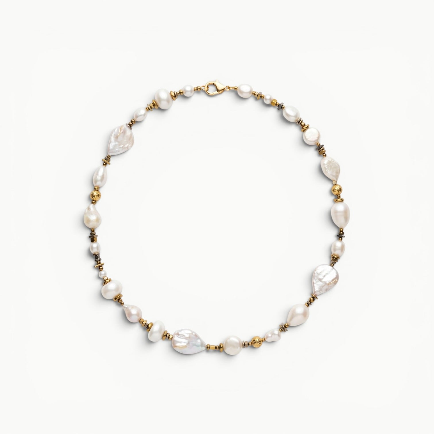 COLLIER JOHAR