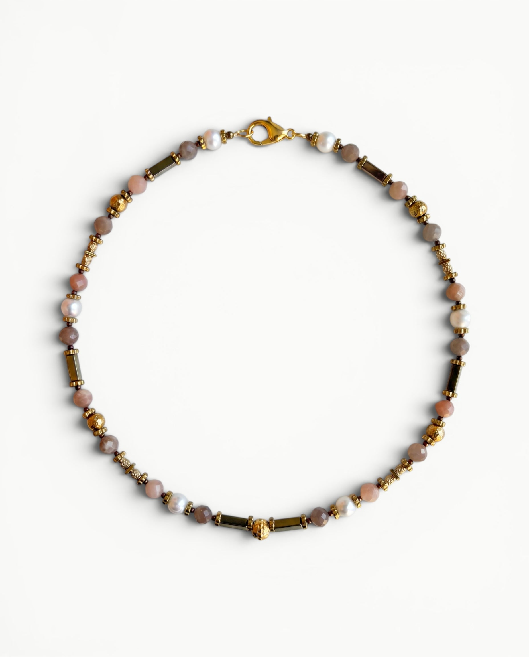 Collier Raya en Pierre de soleil, hématite & perles d’eau douce | MIMA BACH