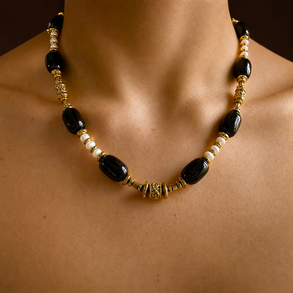 Collier Séléné | Agate noire & perles d’eau douce | MIMA BACH