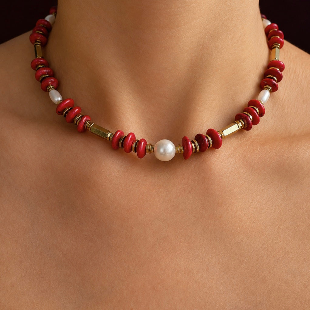 COLLIER NILA