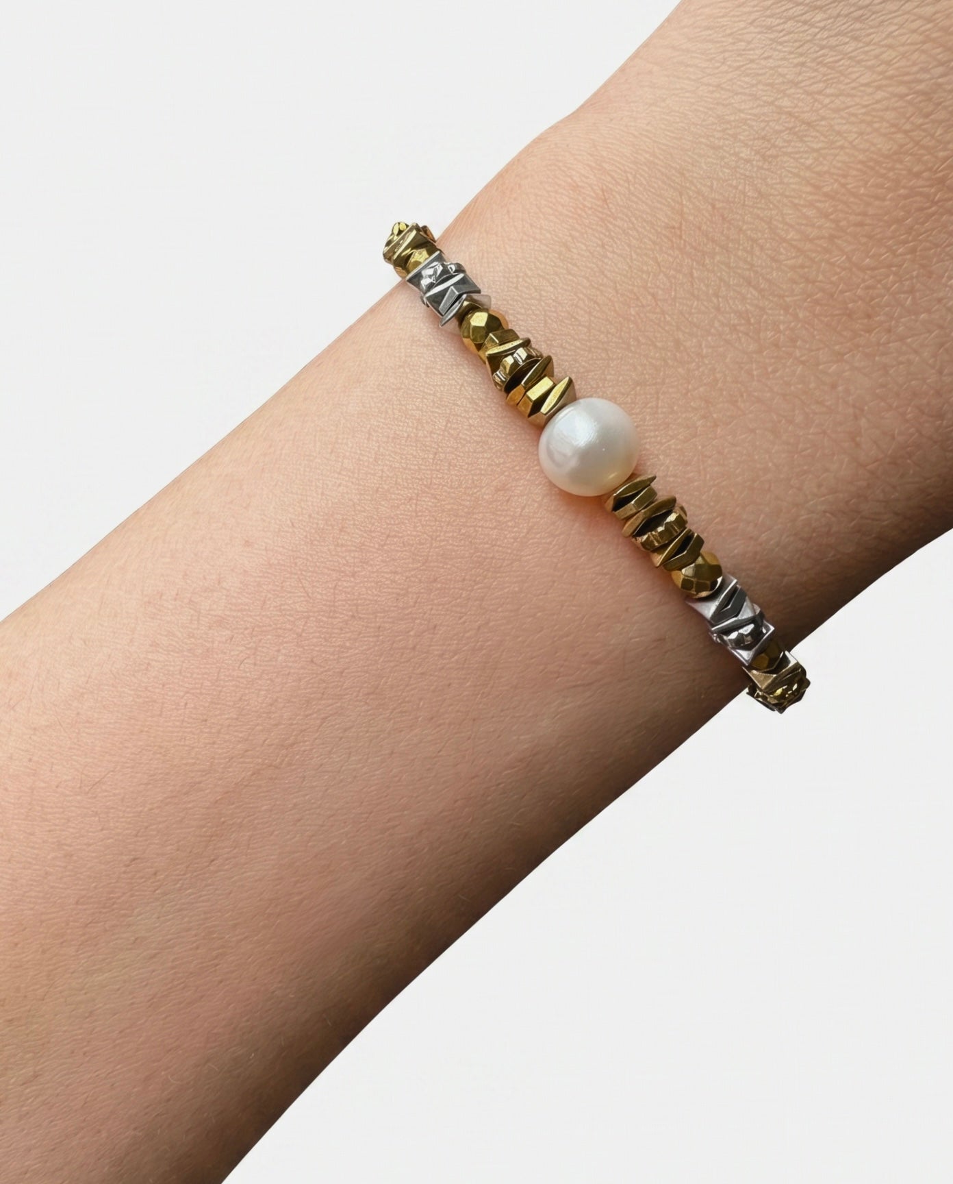Bracelet Shimmer perle eau douce et hématite argentée dorée – MIMA BACH
